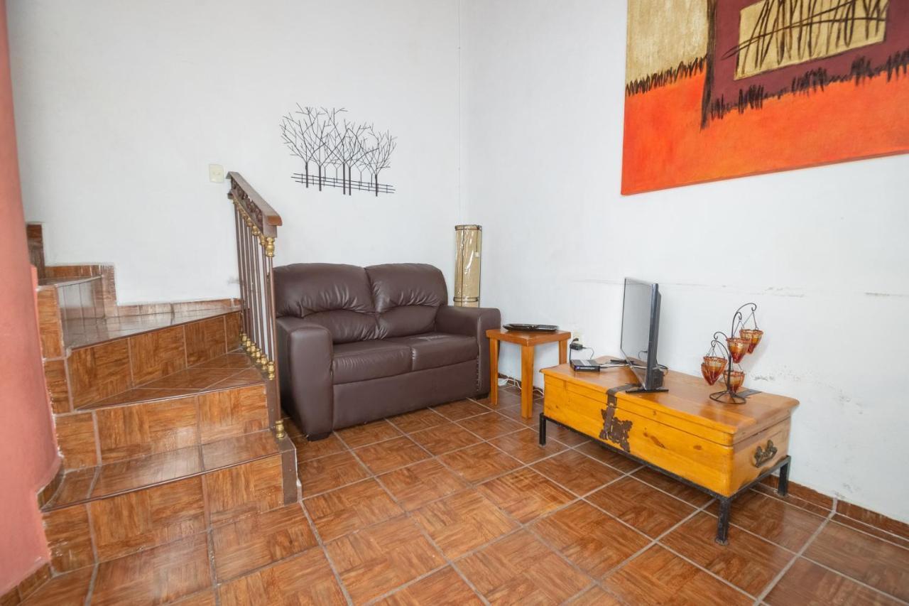 Capital O Next Yard Hotel & Suites Tequisquiapan ซานหลุยส์โปโตซิ ภายนอก รูปภาพ