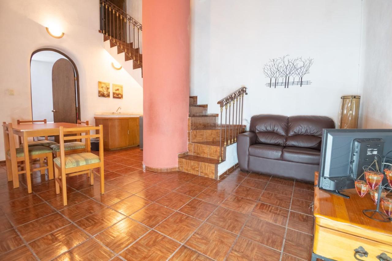 Capital O Next Yard Hotel & Suites Tequisquiapan ซานหลุยส์โปโตซิ ภายนอก รูปภาพ